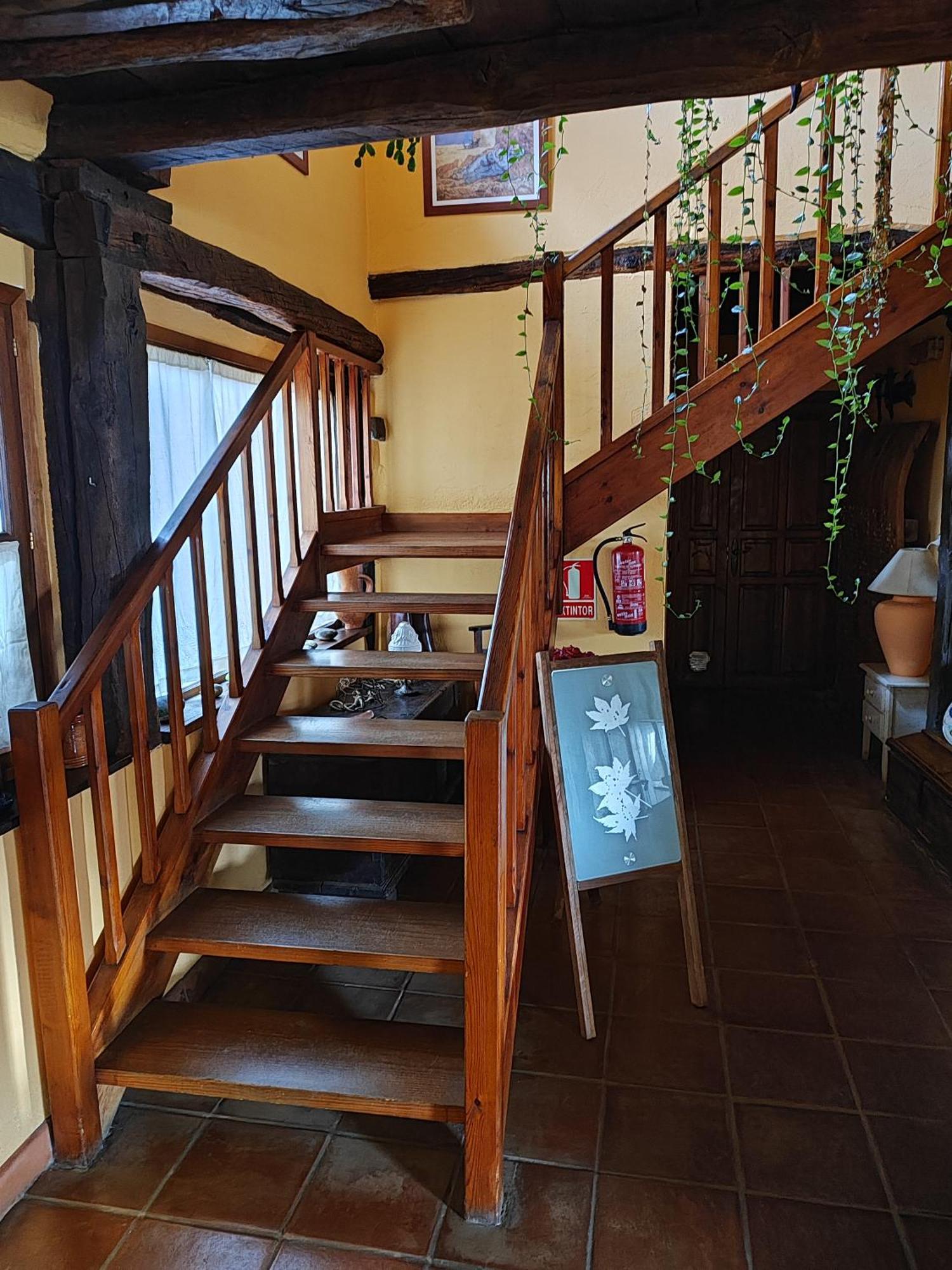 Casa Simon Guest House Cervera De Pisuerga Exterior photo