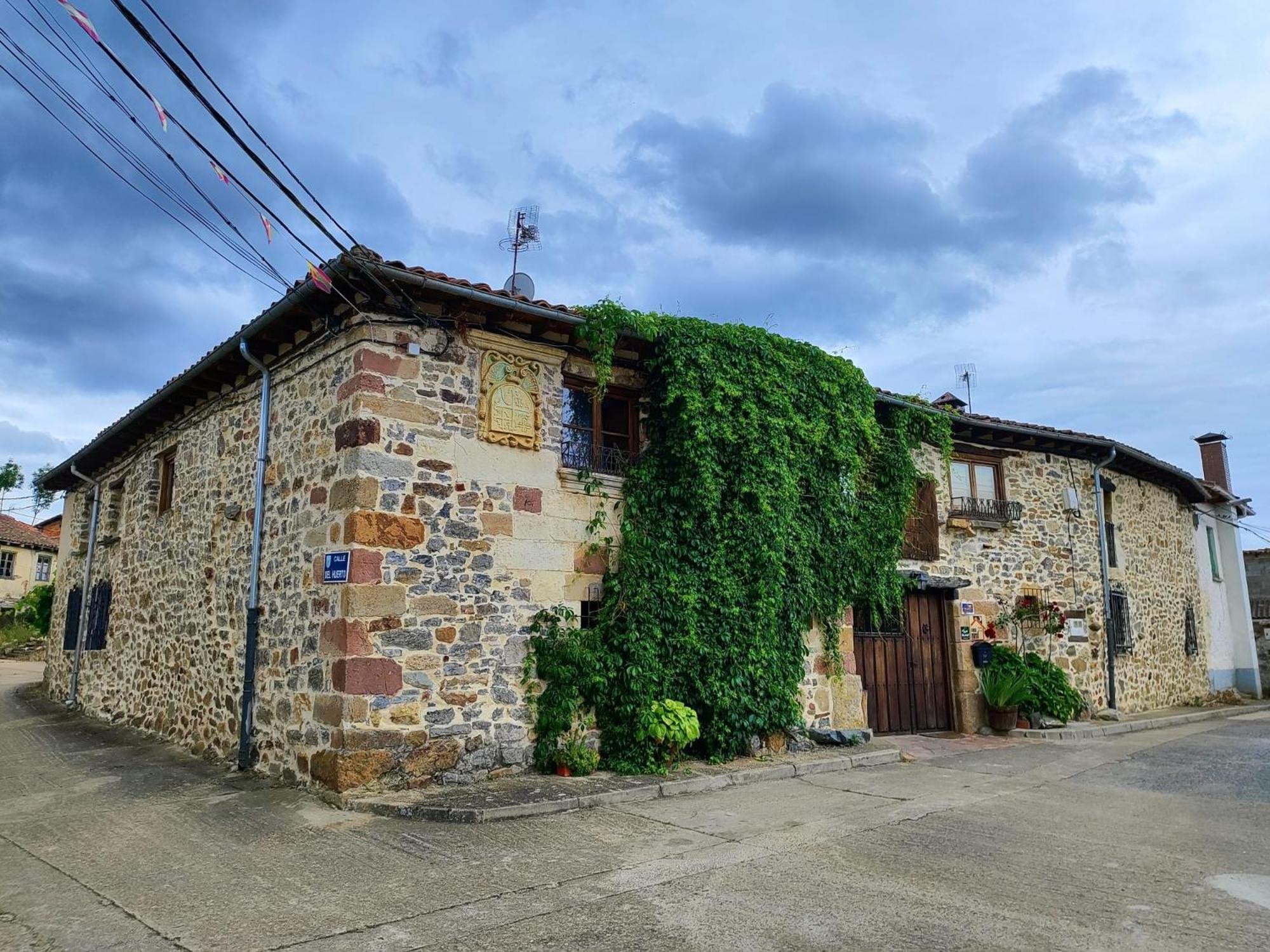 Casa Simon Guest House Cervera De Pisuerga Exterior photo